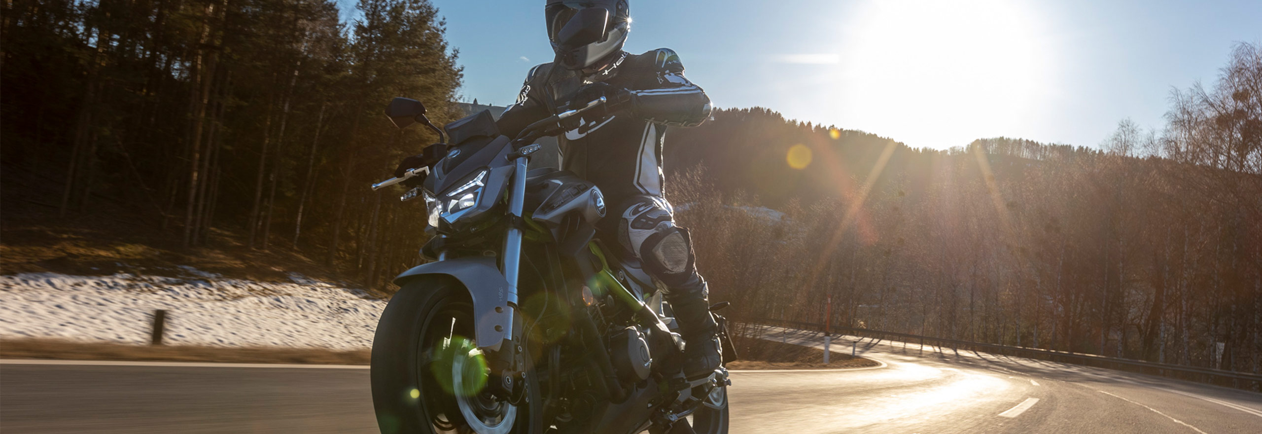 Motorrad SRK400 von QJ MOTOR Motorrad SRK400 von QJ MOTOR